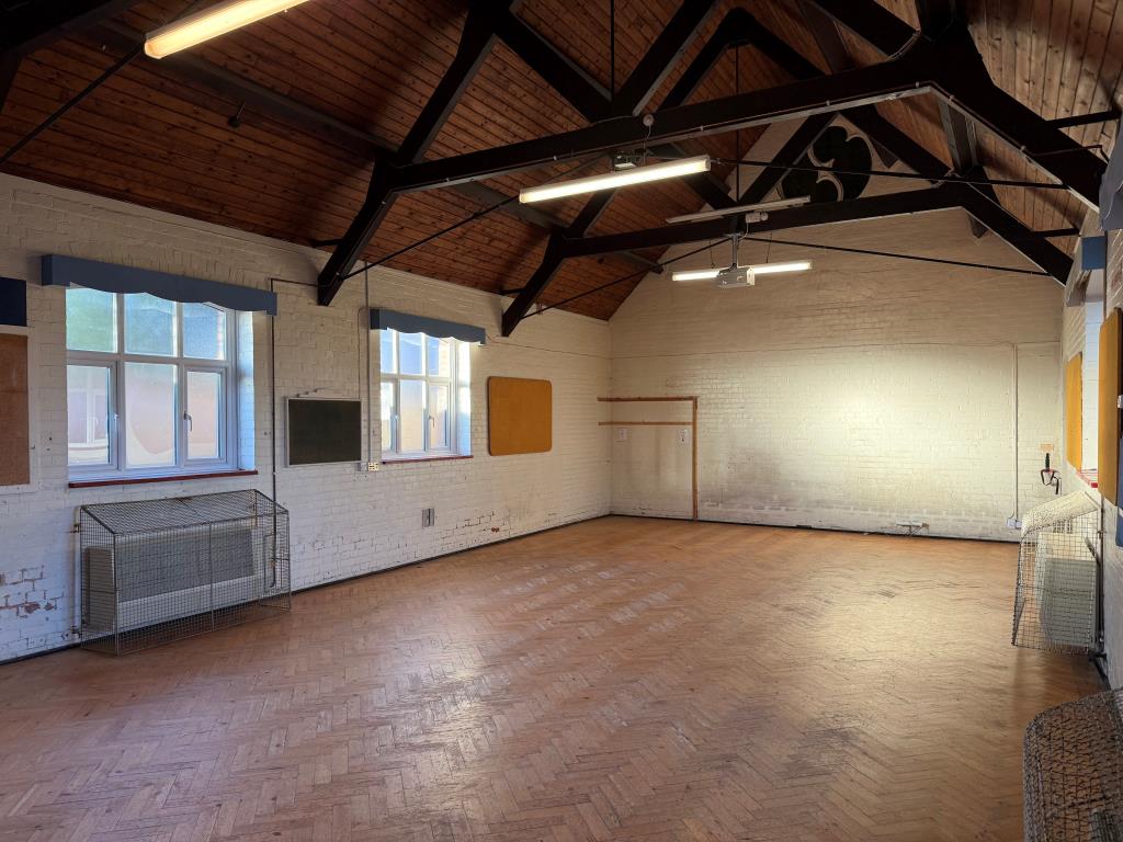 Lot: 39 - FORMER METHODIST CHURCH WITH POTENTIAL - Internal view of School Hall from rear